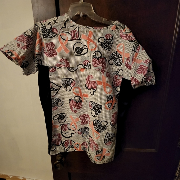 Scrub top - Picture 2 of 3